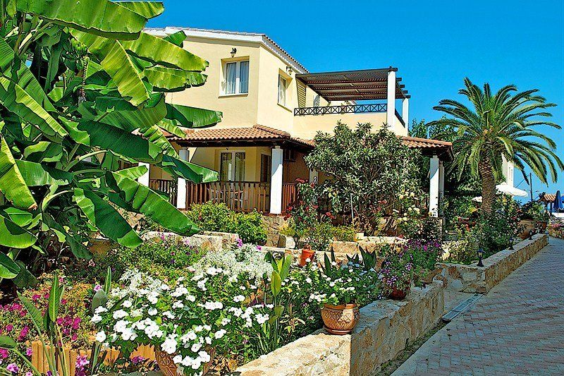 Lilium Hotel Agia Marina  Exterior photo